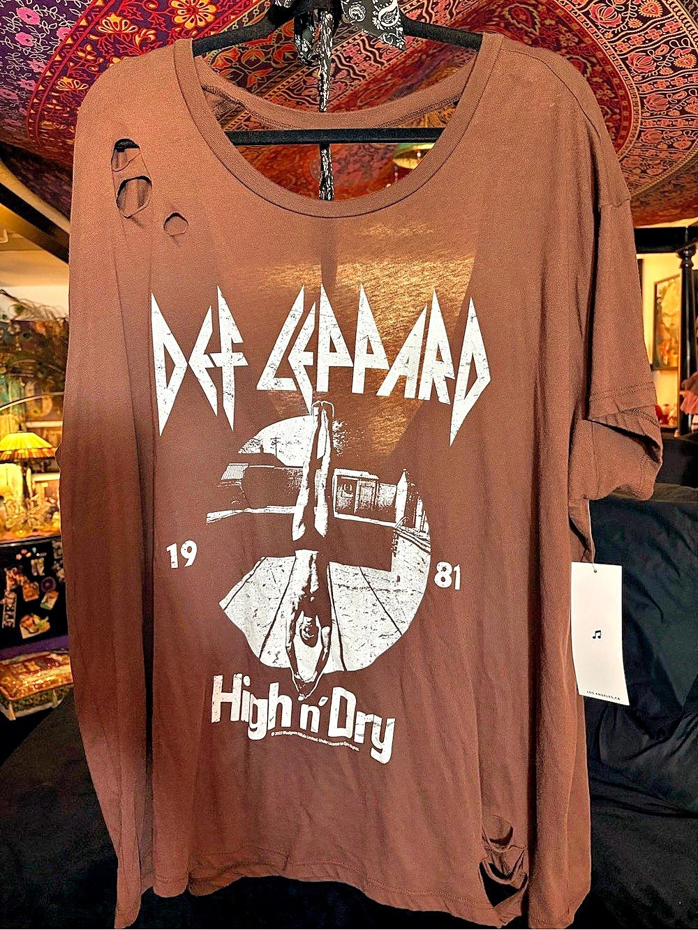 TORRID Def Leppard High 'n' Dry Relax Fit Cotton Distressed Open Back Tee Open